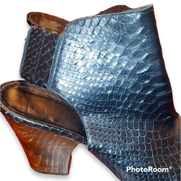 Zero + Maria Cornejo Black Snake Embossed Leather Mules - Picture 4 of 10